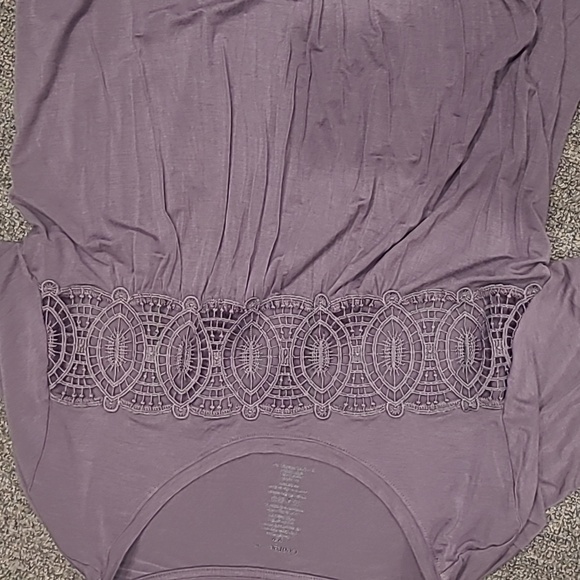 Purple dressy tshirt size medium - Picture 5 of 5